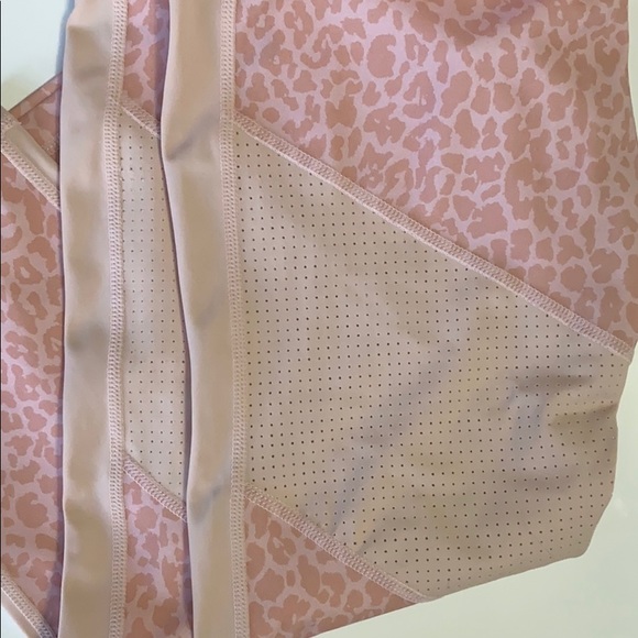 L’URV Cheetah print Capri Leggings - Picture 3 of 4